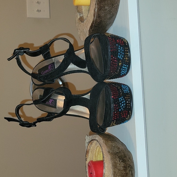 SOLD Platform Curve Heeled Platform - Picture 4 of 13